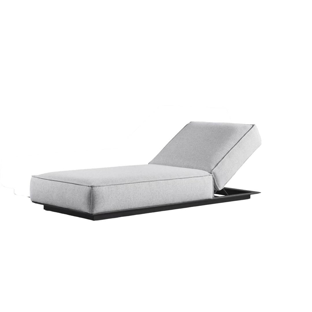 kourtis inhouse bond sunlounger 1