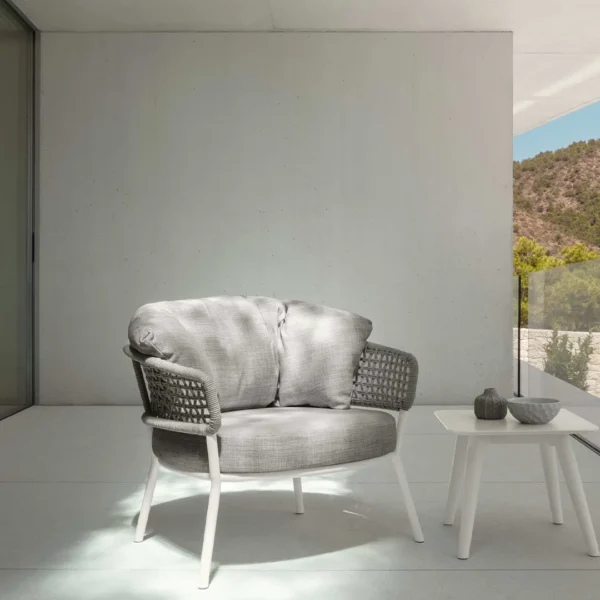 Moon living armchair_white_2